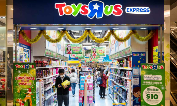 "Toys R Us" متجر الألعاب الشهير في بريطانيا يعود لافتتاح متاجر جديدة.. إليك القائمة 