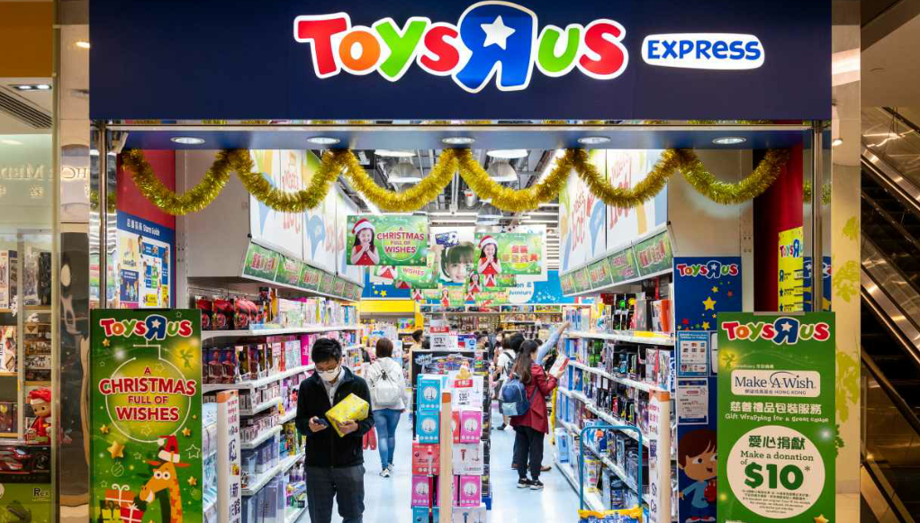 "Toys R Us" متجر الألعاب الشهير في بريطانيا يعود لافتتاح متاجر جديدة.. إليك القائمة 
