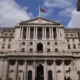 بنك إنجلترا يستعد لرفع أسعار الفائدة مرة أخرى.. ماذا يعني ذلك لك؟ 