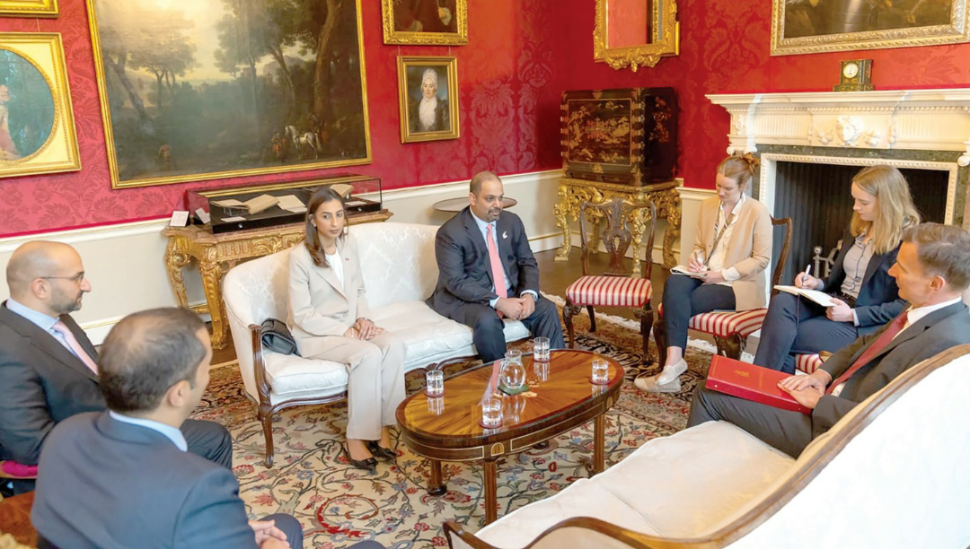 وزير الاقتصاد البحريني يلتقي وزير الخزانة البريطاني 