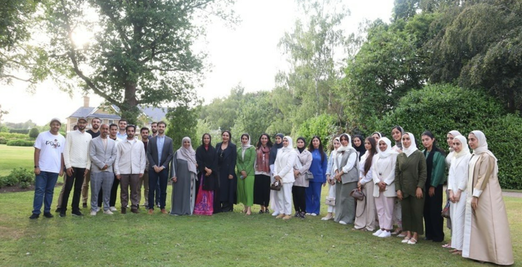 مديرة "مؤسسات محمد بن خالد آل نهيان الثقافية والتعليمية" تلتقي الطلبة المبتعثين في المملكة المتحدة 