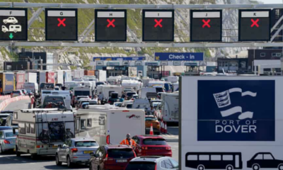ميناء دوفر في بريطانيا يحذر من الانتظار الطويل للركاب في نهاية الأسبوع 