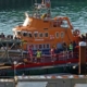 قوارب النجاة تنقذ 17 مهاجر من مياه القناة الإنجليزية 