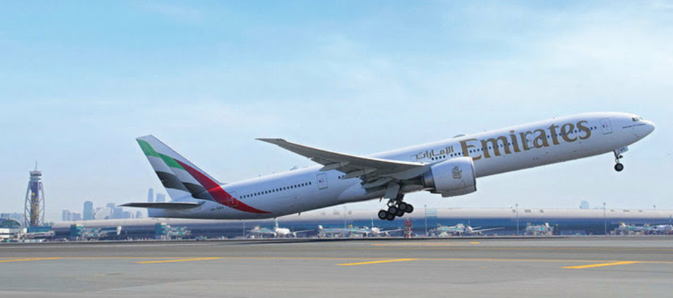 شركة "طيران الإمارات" تكثف رحلاتها إلى مطار "لندن هيثرو" 