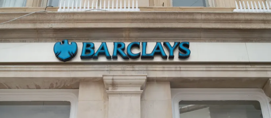 "باركليز" أكبر بنوك بريطانيا سيغلق المزيد من فروعه.. إليك القائمة كاملة 