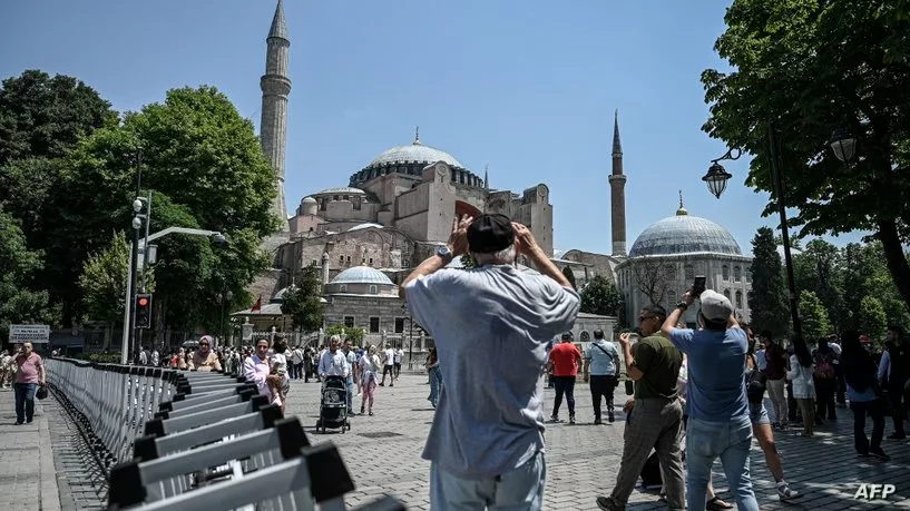 حملات سعودية للتحذير من السياحة في تركيا: من جنة الله على الأرض إلى بؤرة للعنصرية! 