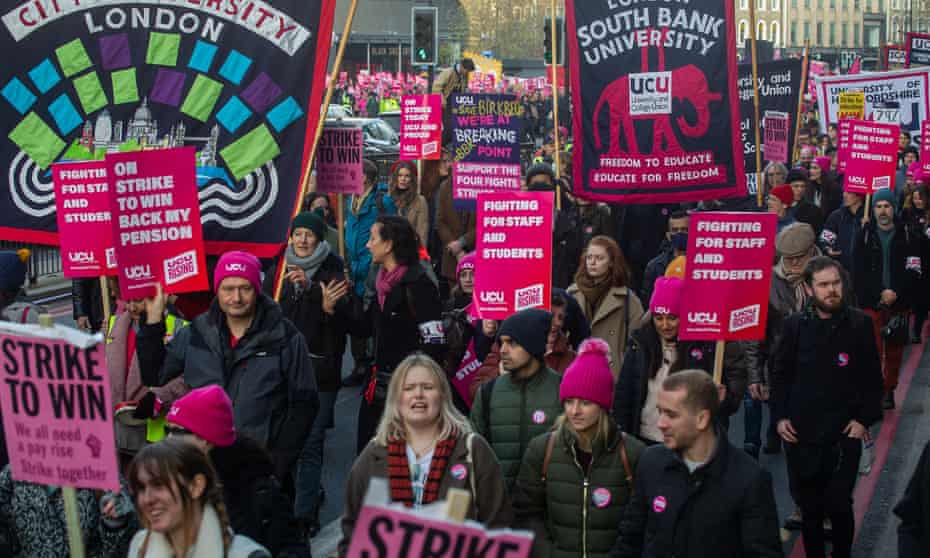 المملكة المتحدة: ثلثي فروع الجامعات يرفضون المشاركة في الإضرابات 