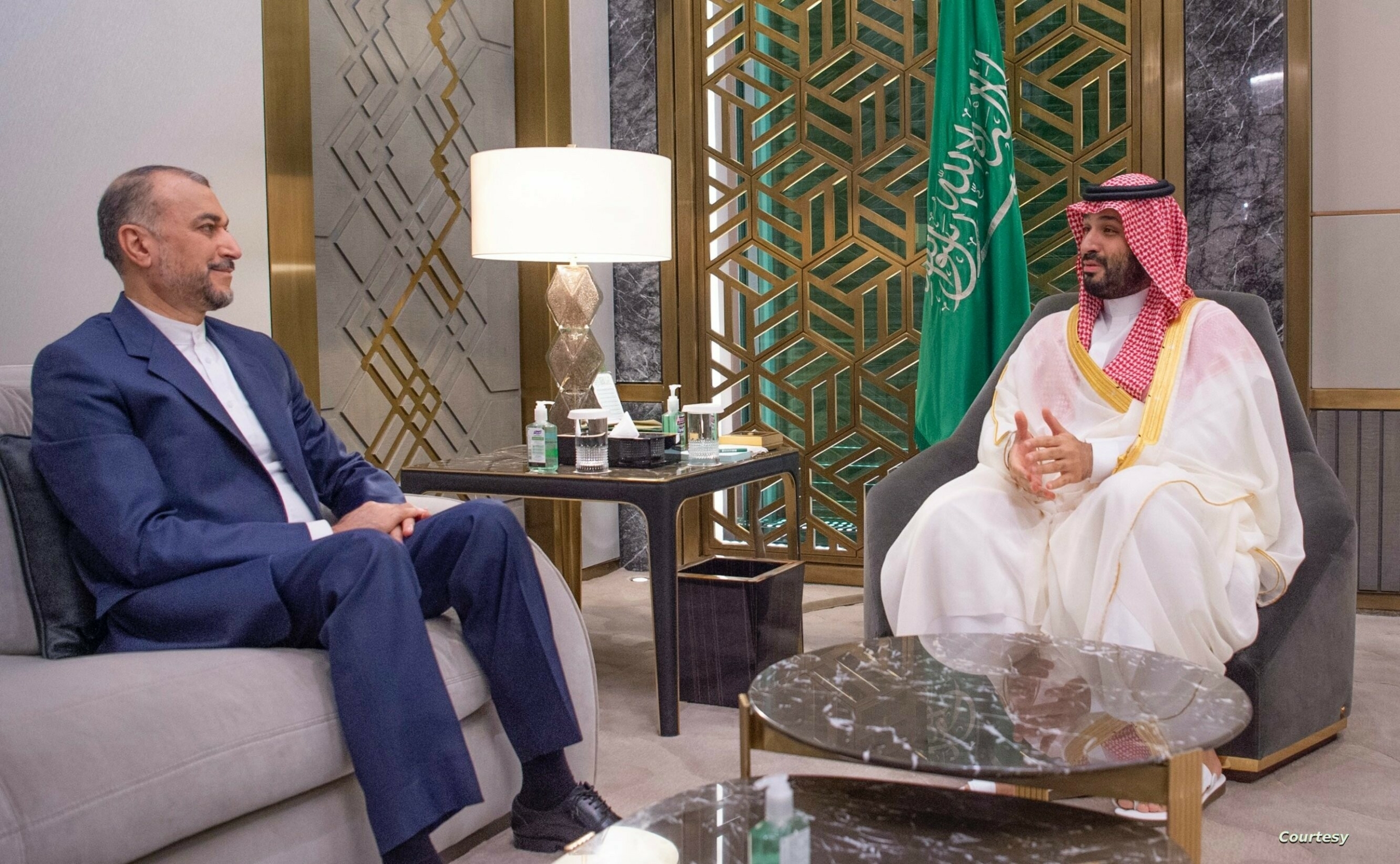 علاقات الرياض - طهران تؤسس لحوار إيراني عربي برعاية سعودية 
