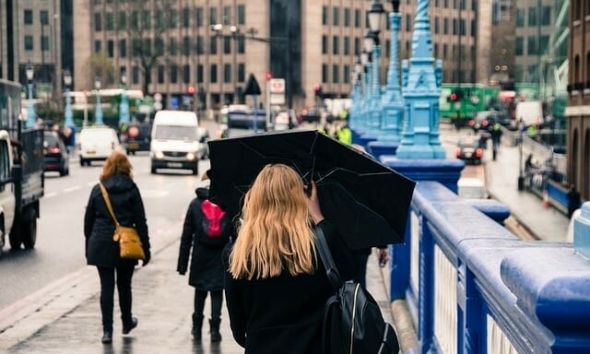 أجور العمال في بريطانيا ترتفع بمعدل قياسي على الرغم من ارتفاع معدل البطالة 