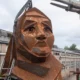 تمثال ضخم تكريماً للنساء المحجبات يثير الجدل في بريطانيا! 