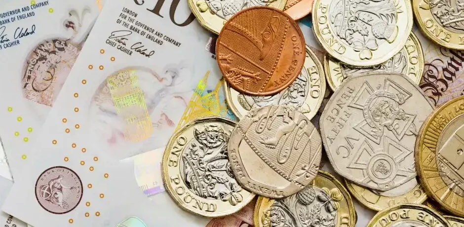 بريطانيا: دفعة نقدية بقيمة 350 جنيه إسترليني لمساعدة الأسر  