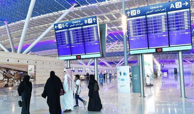 المطارات السعودية: خدمات متكاملة للمسافرين والشركات 