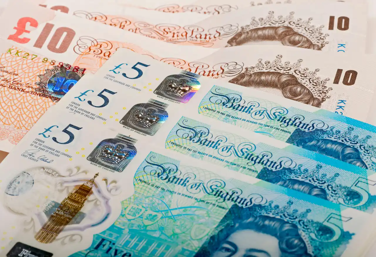 بريطانيا: دفعة نقدية بقيمة 25 جنيه إسترليني كل أسبوع خلال الشتاء 