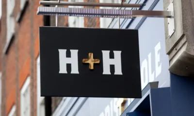 بريطانيا: سلسلة مقاهي هاريس وهولي تغلق فروعها في متاجر تيسكو 