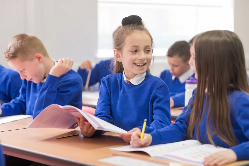 زيادة رسوم المدارس الخاصة في بريطانيا تهدد مستقبل التعليم الحكومي 