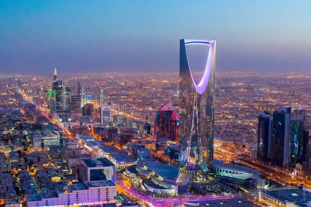 الاقتصاد غير النفطي في السعودية يشهد نمواً متواصلاً 