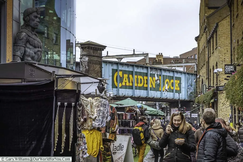 سوق كامدن يتحول من وجهة سياحية إلى مكان للنضال.. فما القصة؟ 
