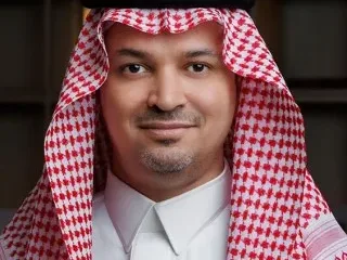 من هو الروائي والكاتب السعودي محمد حسن علوان؟  