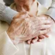 تحقيق يكشف عن معاملة "غير إنسانية" لكبار السن في بعض المستشفيات البريطانية 