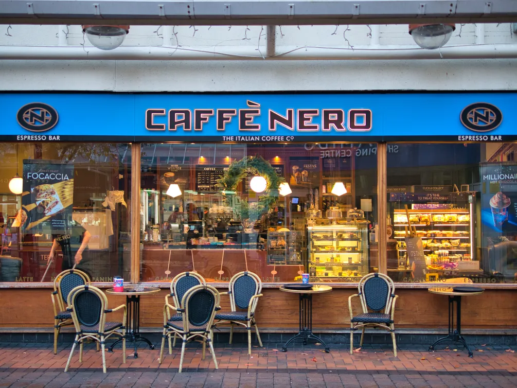 بريطانيا: مقاهي نيرو الشهيرة تخطط لإغلاق عدة فروع  