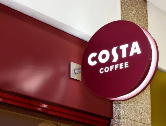 غضب عارم في بريطانيا بعد رفع (Costa) أسعار القهوة في المستشفيات! 