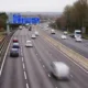 وسط الأعطال التقنية.. الطرق السريعة الذكية في انكلترا تترك السائقين يواجهون الموت 