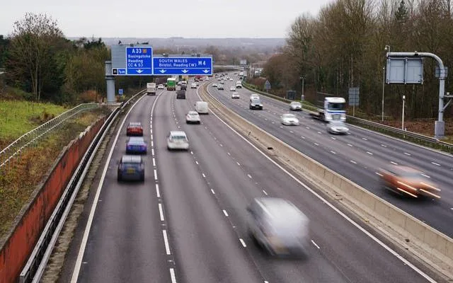 وسط الأعطال التقنية.. الطرق السريعة الذكية في انكلترا تترك السائقين يواجهون الموت 
