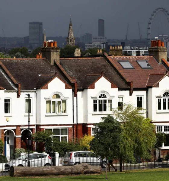مؤشر أسعار المنازل في المملكة المتحدة ينخفض ​​بنسبة 2% في فبراير 2024 