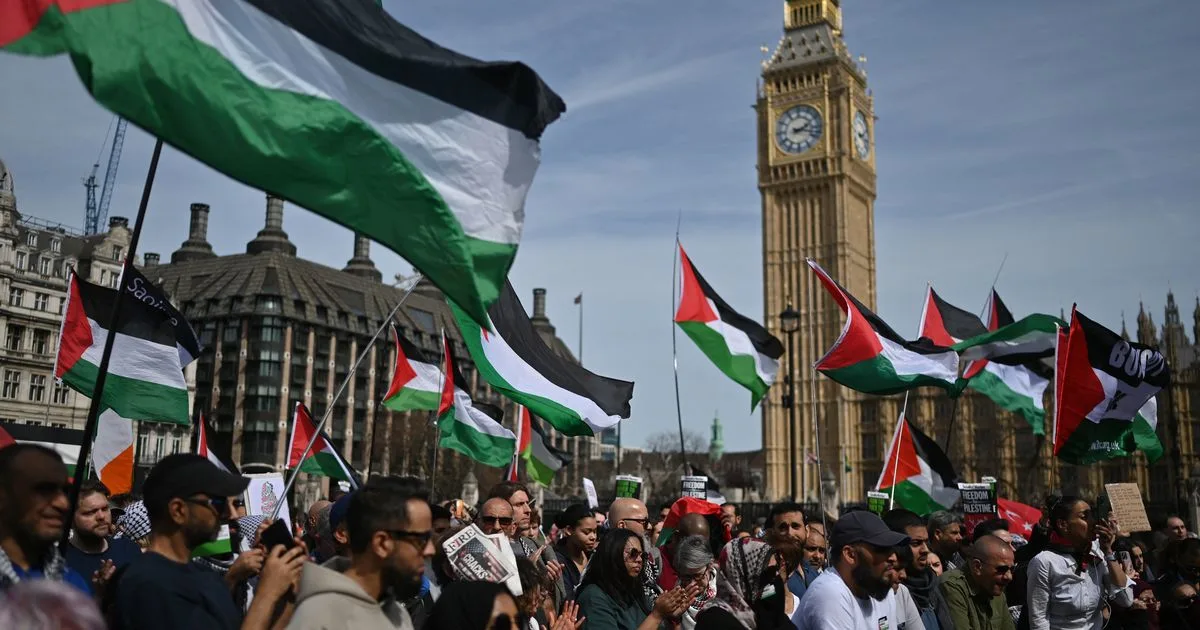 مظاهرات حاشدة في العاصمة البريطانية "لندن" تضامنًا مع فلسطين 