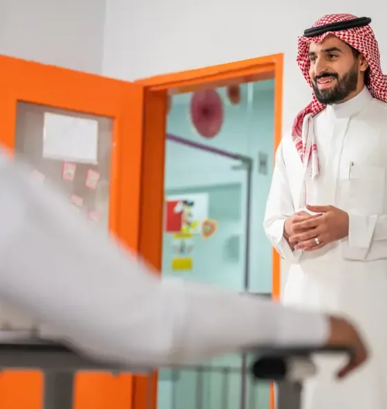 رؤية 2030: برنامج الملك سلمان لتنمية الموارد البشرية يمهد لمستقبل واعد في السعودية 