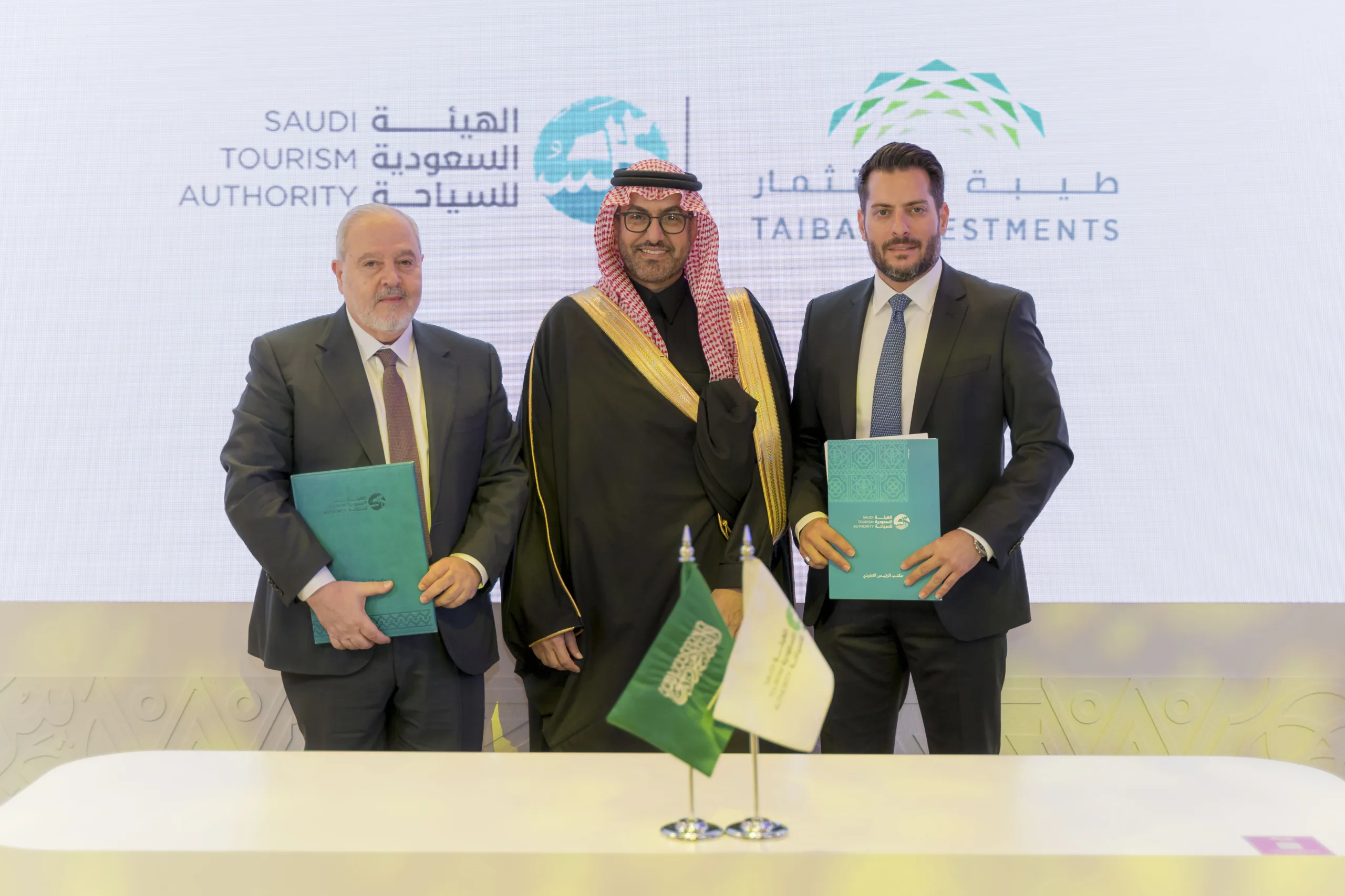 الهيئة السعودية للسياحة و"طيبة للاستثمار" توقّعان مذكرة تفاهم لتعزيز حركة السياح الصينيين في المملكة 