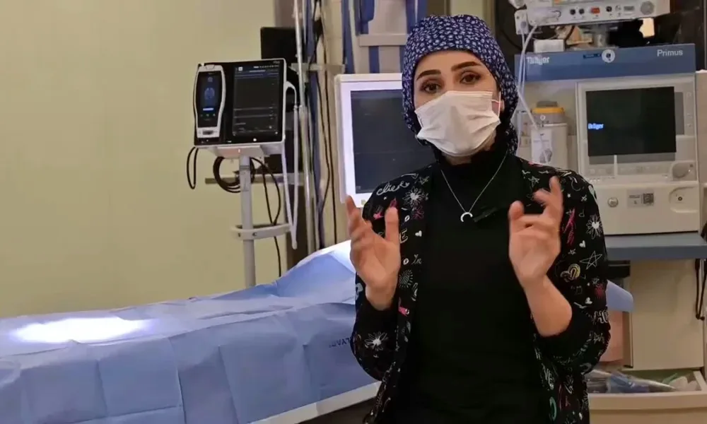 الدكتورة تغريد البلوي: أول جراحة سعودية تحصل على الزمالة في تخصص جراحة السمنة والمناظير 