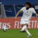 حسين عبد الغني: أسطورة الكرة السعودية بين الأهلي والنصر وتجارب الاحتراف 