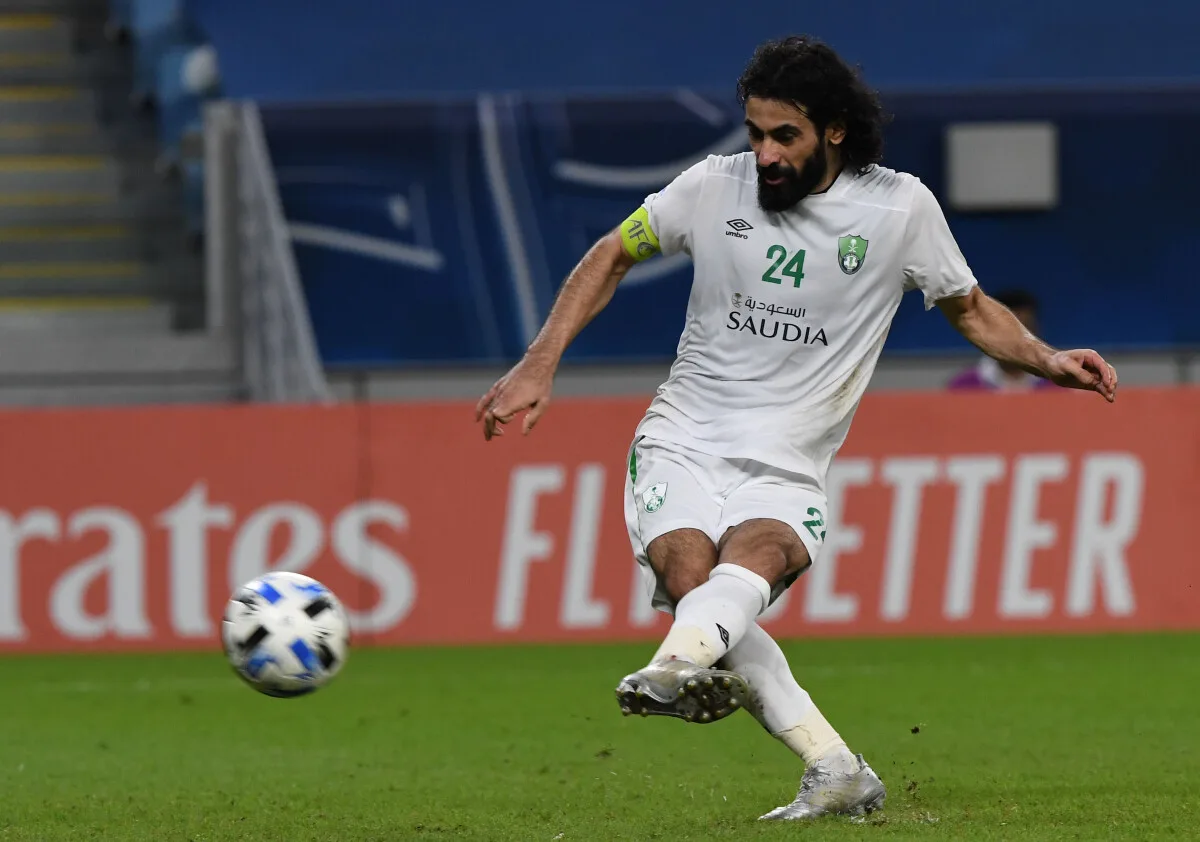 حسين عبد الغني: أسطورة الكرة السعودية بين الأهلي والنصر وتجارب الاحتراف 