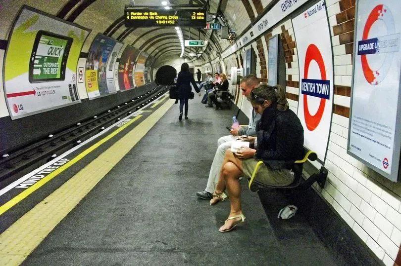 ماذا يجري في محطتي مترو أنفاق كنتيش تاون وكولينديل لندن.. ومتى سيتم إعادة افتتاحها؟ 