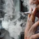 التدخين يرفع معدلات سرطان الكبد والكلى في المملكة المتحدة: دراسة حديثة تحذر 