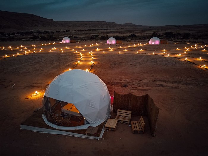 The Leaf camp is a luxurious haven of peace in the middle of the enormous Saudi desert, where the dunes dance to the gentle winds' melody.